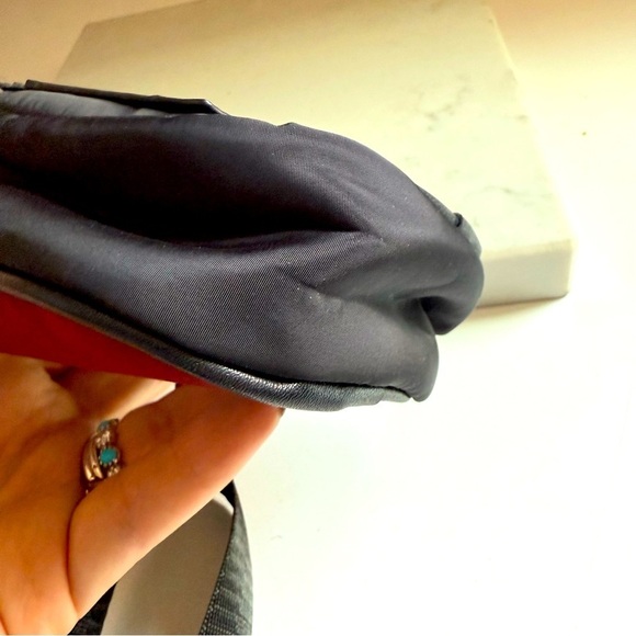 NWOT Ed Hardy Unisex Black/Red Geisha Tattoo Print Nylon Adjustable Crossbody - Picture 6 of 6